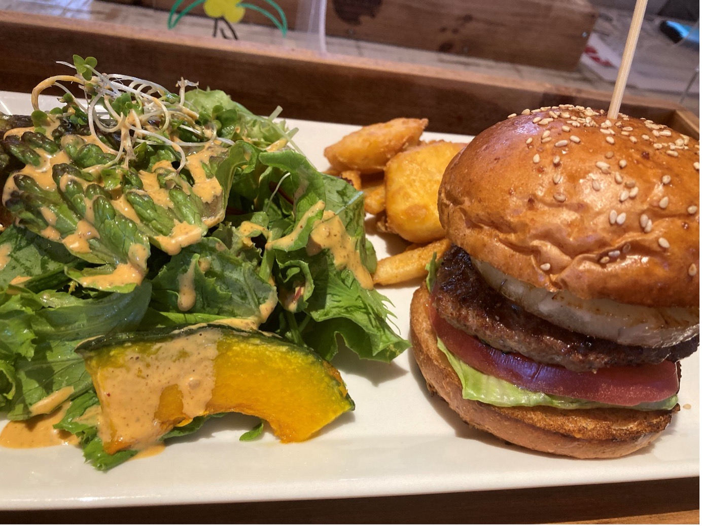 全てが写真映えするオシャレな宮古島のハンバーガー屋さん Brual 宮古島の情報メディア